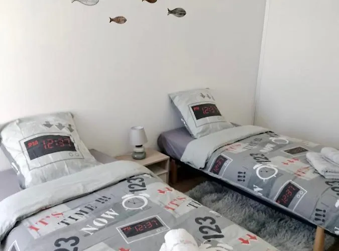 アパート L'appart' Du Bord De 150m De La *