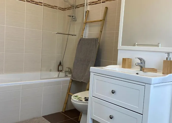 アパート L'appart' Du Bord De 150m De La *